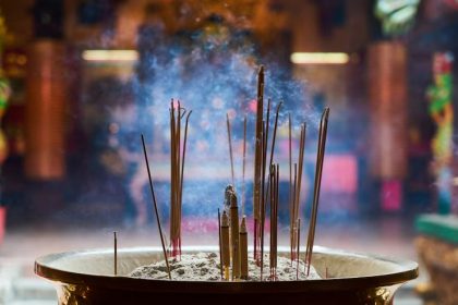 how-to-choose-the-perfect-incense-stick-for-your-needs