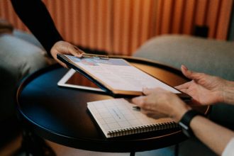 from-reactive-to-predictive:-the-role-of-ai-in-revolutionizing-fintech-compliance