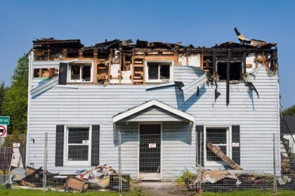 selling-a-fire-damaged-house-in-california:-a-complete-homeowner’s-guide
